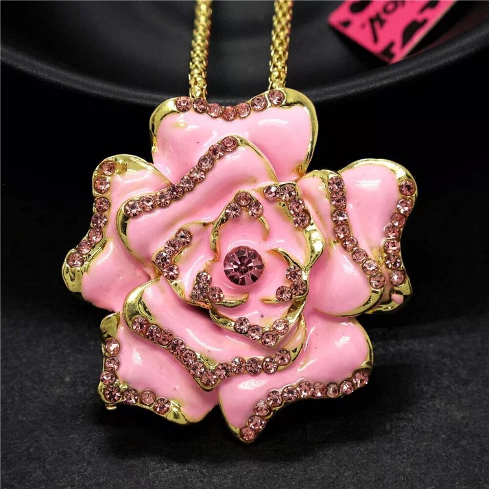 Pretty Rose Embellished crystal design pendant charm goldtoned necklace